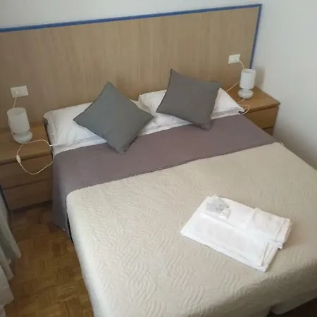 Iris Pensión Trieste