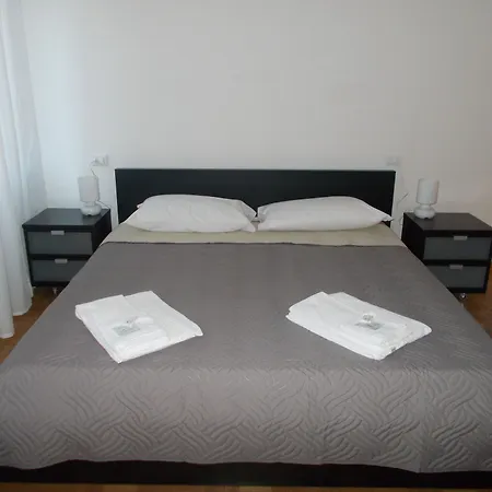 Iris 4*